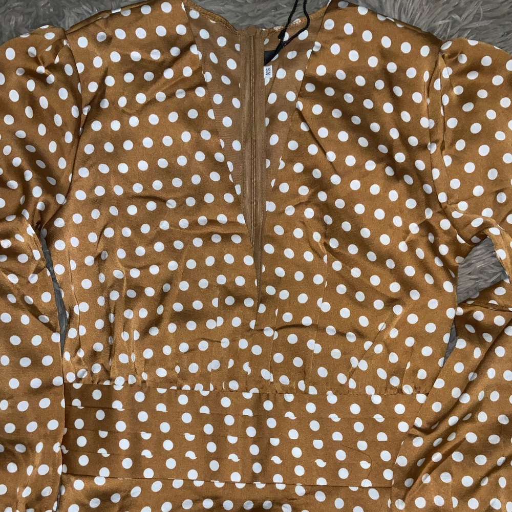 NWT Plunge Neck Maxi Dress Caramel Polka Dot - Picture 2 of 2